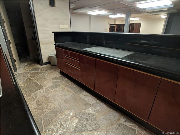3rd image of 1750 Kalakaua Ave Suite 115