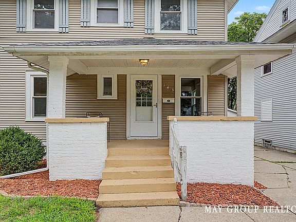 4th image of 143 Burr Oak St NE