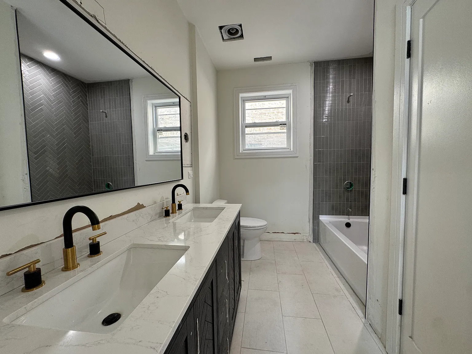 4018 N Francisco Ave — Photo 4