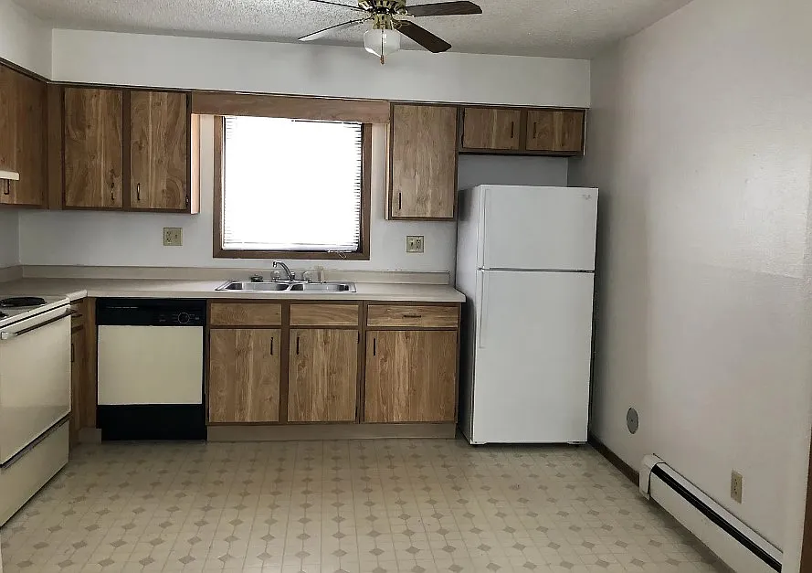 2 bed, 825 sqft, $805 — Photo 2