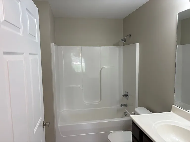 400 Southern Cross Dr — Photo 4