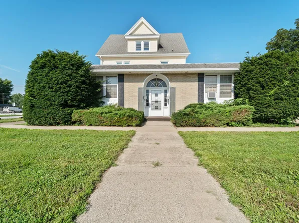 1204 5th St, Nevada, IA 50201