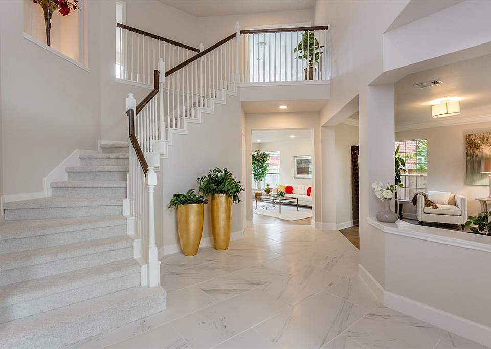 1st image of 2439 Plantation Bend Dr