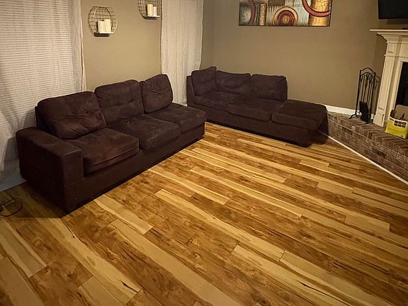5th image of 11127 Village Green Dr