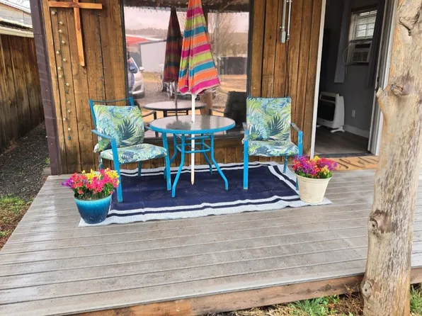 122 Island Dr, Capitan, NM 88316