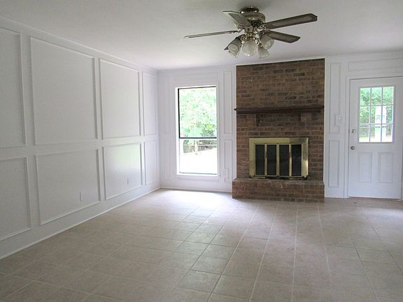 2nd image of 113 Longhorn Dr