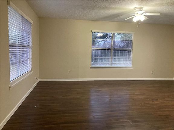 4th image of 16610 Forest Bend Ave