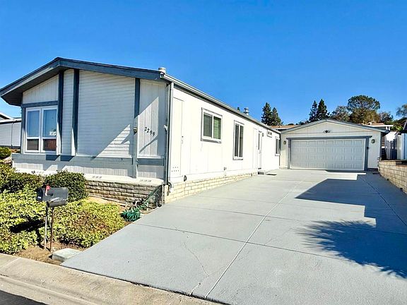 5th image of 2299 Lindsay Dr