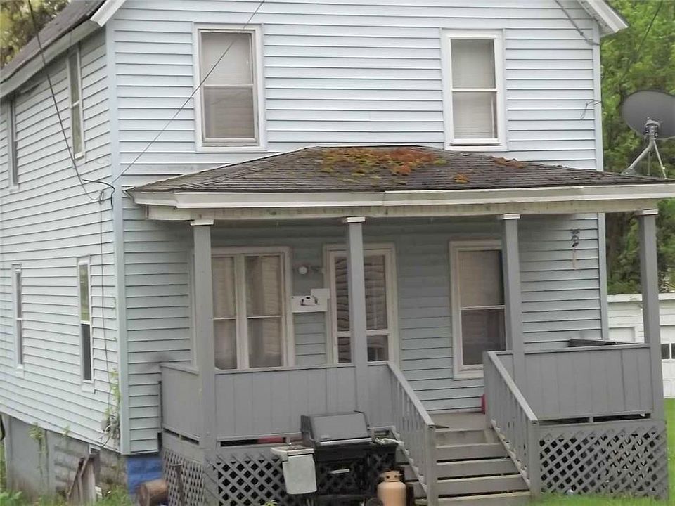 2nd image of 21.5 W 11th St