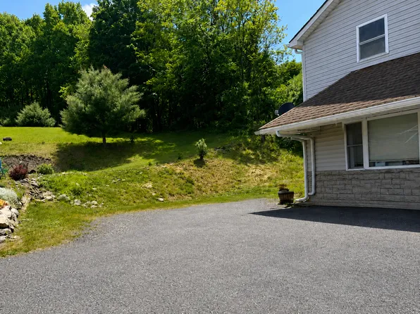 2522 Route 209 #B, Sciota, PA 18354