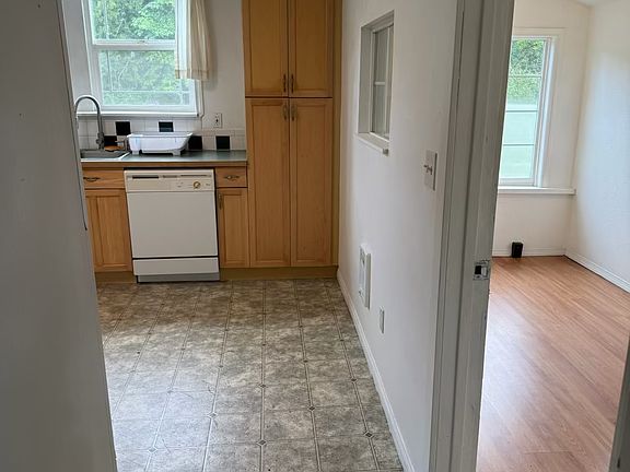 5th image of 11205 NE 189th St