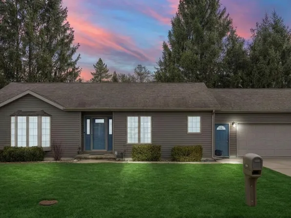 4100 East Dr, Knox, IN 46534