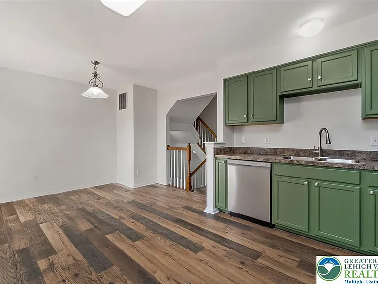1096 Sparrow Way — Photo 20