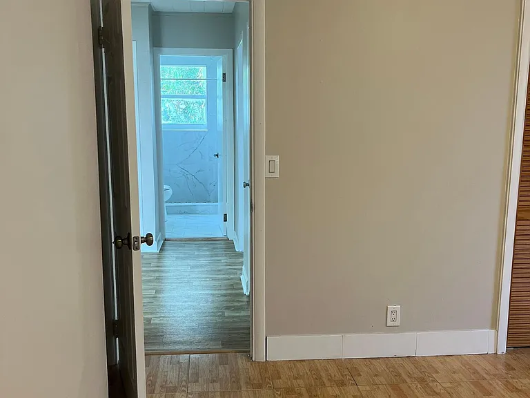 511 W Palm St — Photo 6