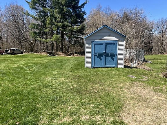 4th image of 809 Depot St