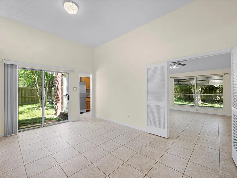 17402 Eastwood Cir — Photo 9