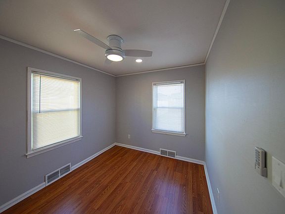 3rd image of 2924 Wolcott St