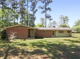 319 Peachtree Dr, Bogalusa, LA 70427