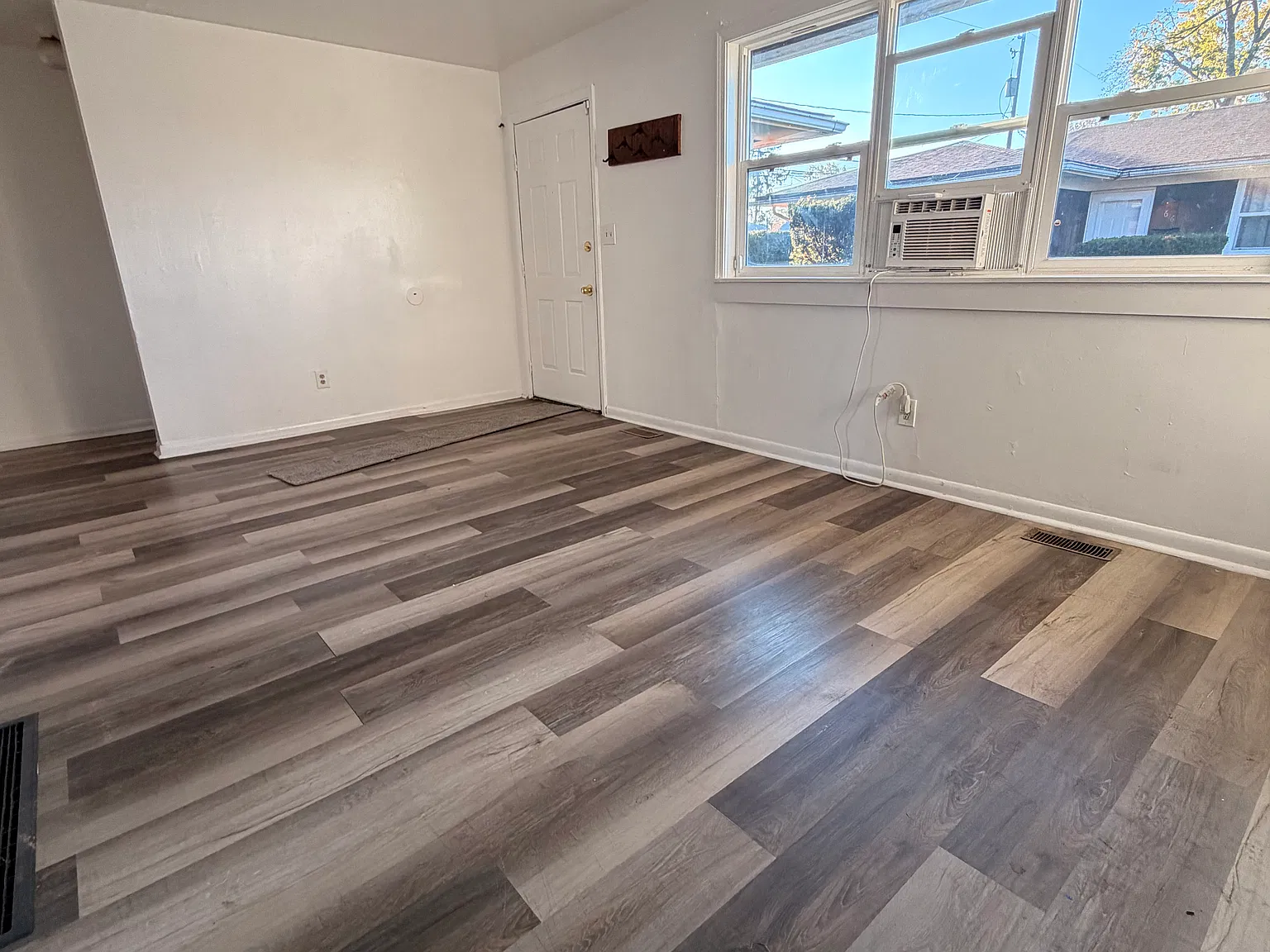 3 bed, 895 sqft, $1,295 — Photo 4