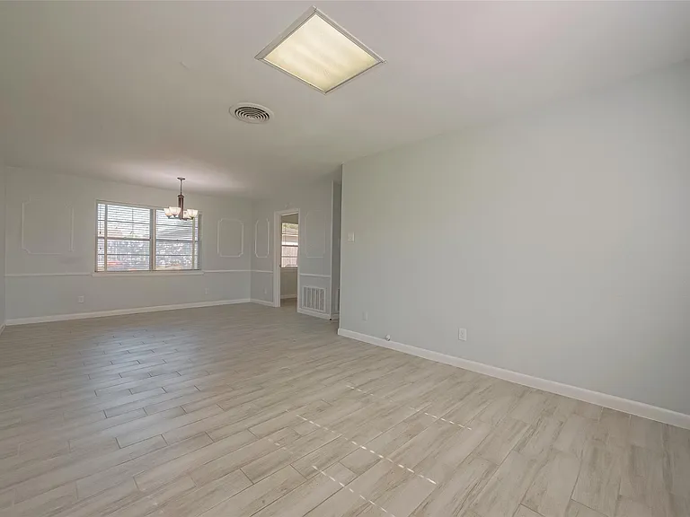 3426 Bradford St — Photo 6