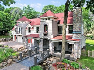 3540 Montgomerie Ave, Deephaven, MN 55391