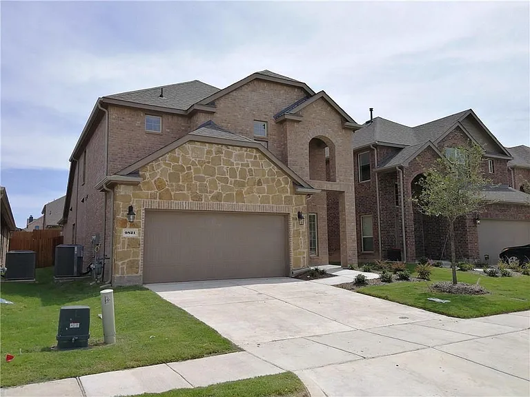9821 Prairie Dog Ln — Photo 1