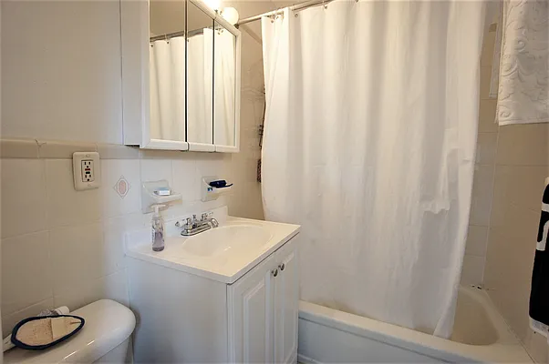 Rented by Compass | media 27