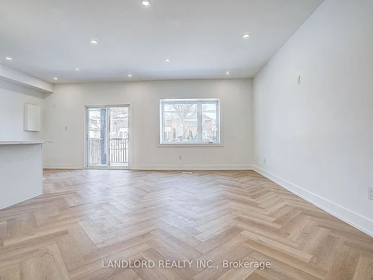 1146 Broadview Ave #1 — Photo 8