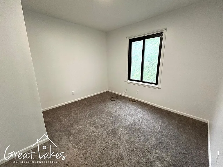 141 Gladstone St — Photo 13