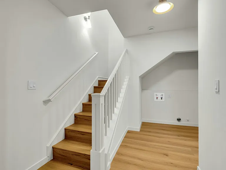 4279 Hortensia St — Photo 13