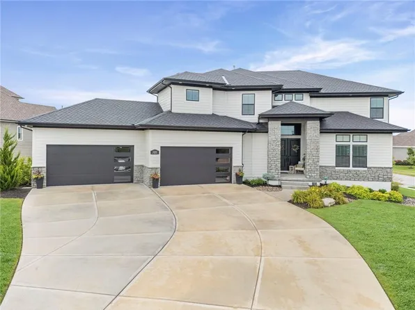 12300 W 169th St, Overland Park, KS 66221