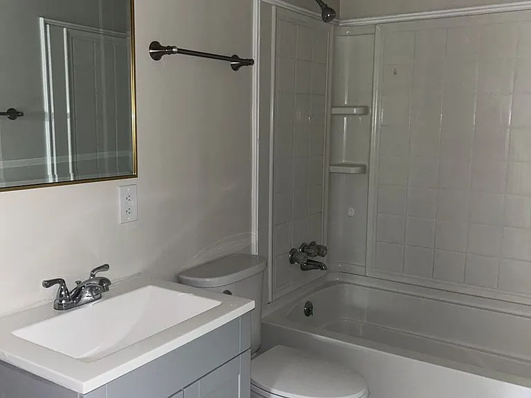 1380 Cummins Ferry Rd — Photo 10