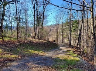 7200 Nandina Dr, Roanoke, VA 24018