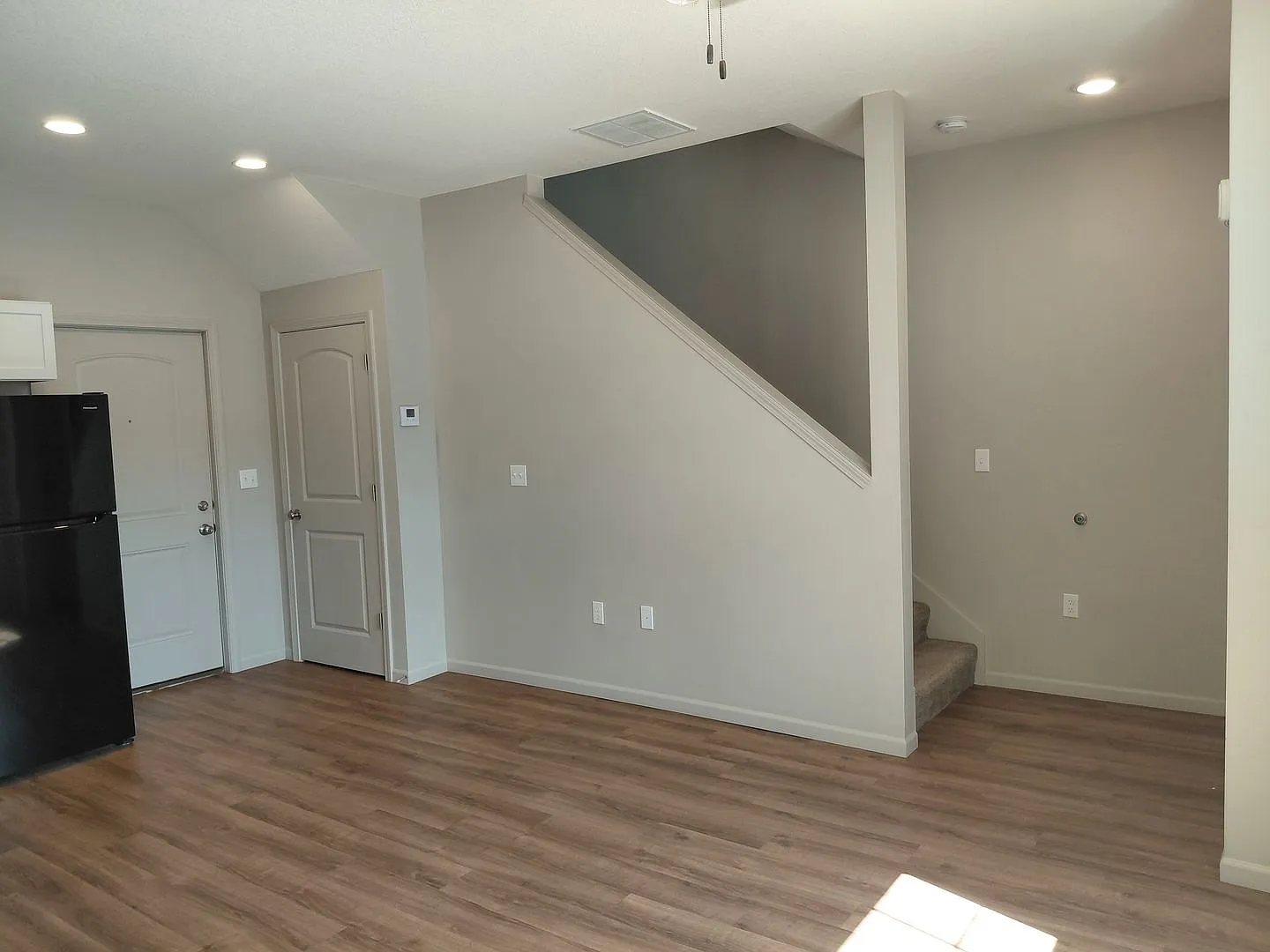 Townhome Apartments — Photo 3