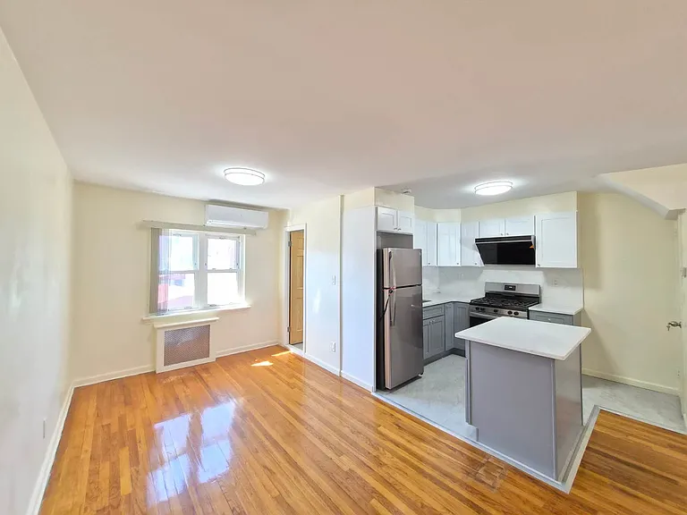 2152 Ford St — Photo 11
