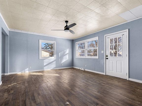 3rd image of 222 Liberty Blvd