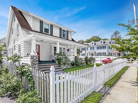 3rd image of 432 Beach Ave