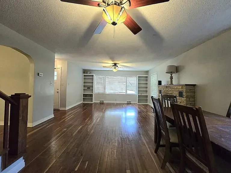 410 Walnut St — Photo 3