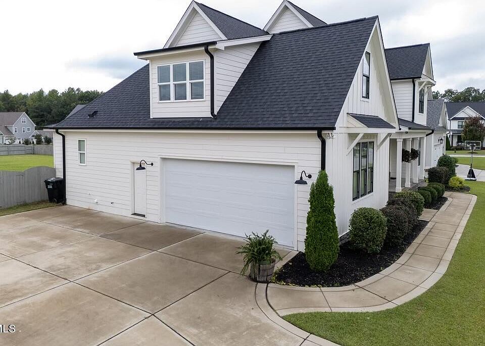 2nd image of 5825 Cleome Ct