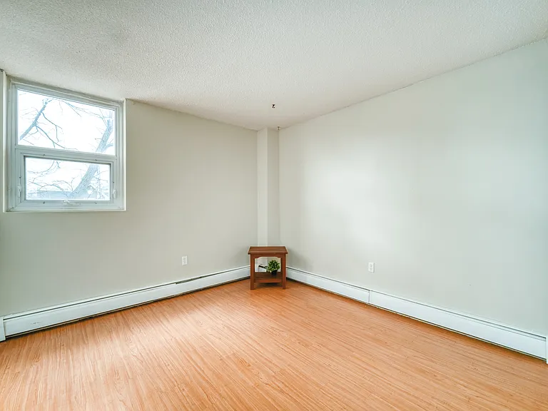 1157 Tower Rd — Photo 15