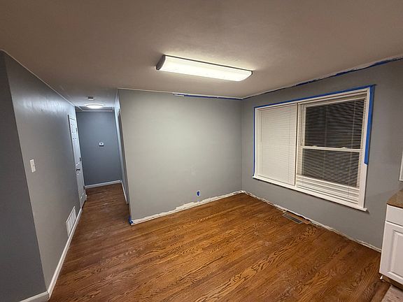 5th image of 2645 Chaucer Ave