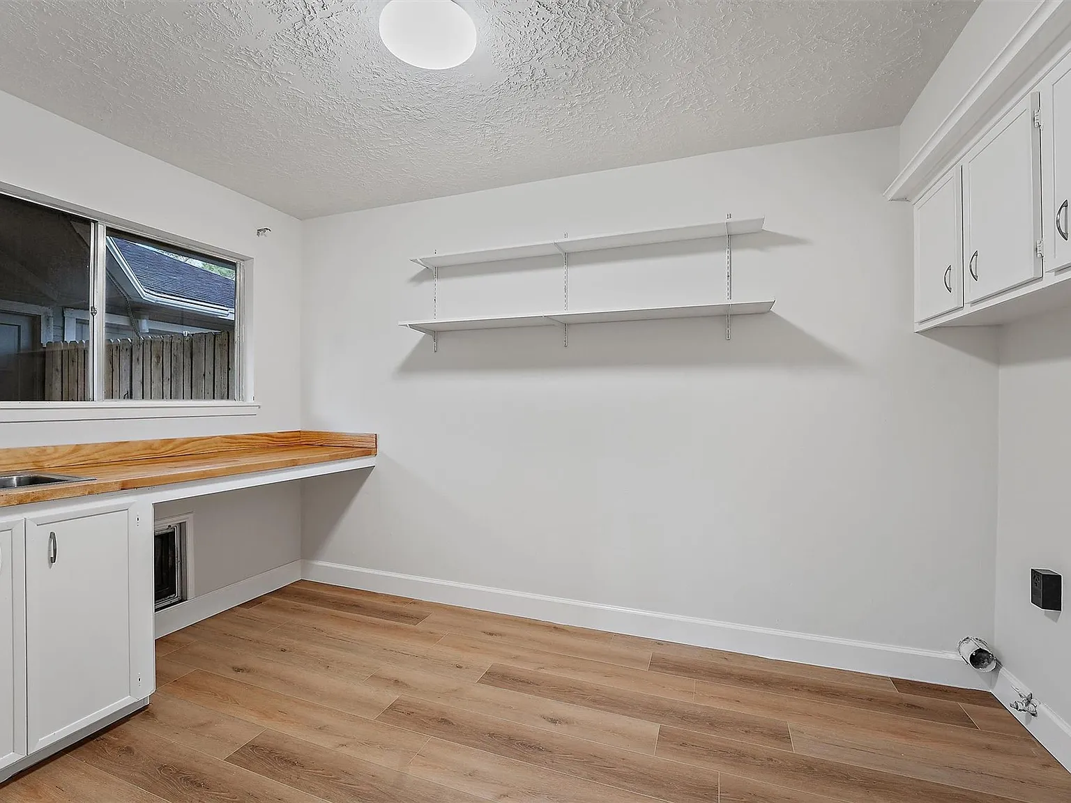 4 bed, 2.5 bath, 2573 sqft, $2,450 — Photo 4