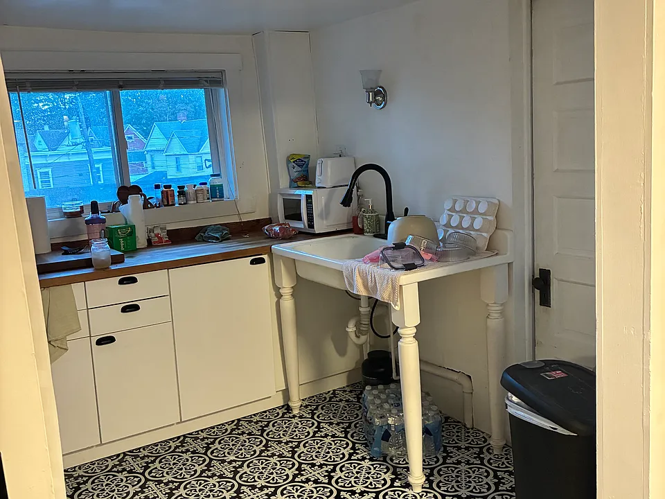 8 Harmon Ave #3