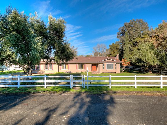 4th image of 16015 W Madrid Ct