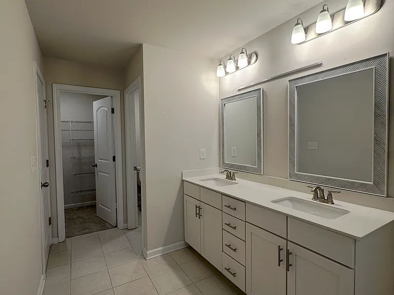647 Sagecroft Ln — Photo 27