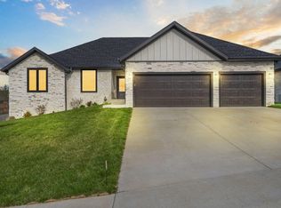 1383 W Gaslight Dr, Springfield, MO 65810