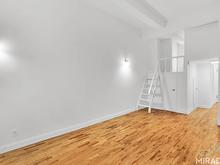 43 W 16th St #2G — Photo 4