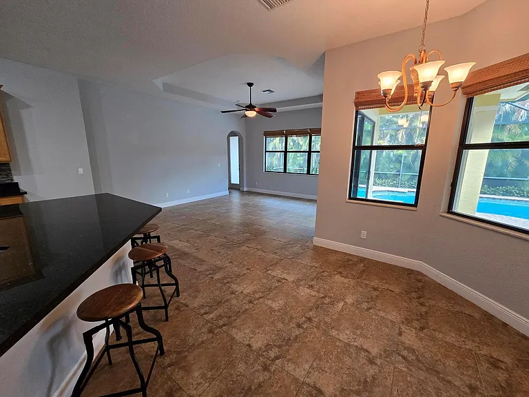 2095 NW Diamond Creek Way — Photo 7