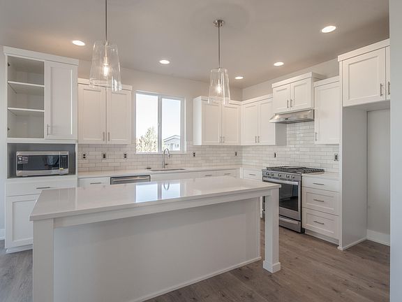4th image of 60953 SE Sydney Harbor Dr