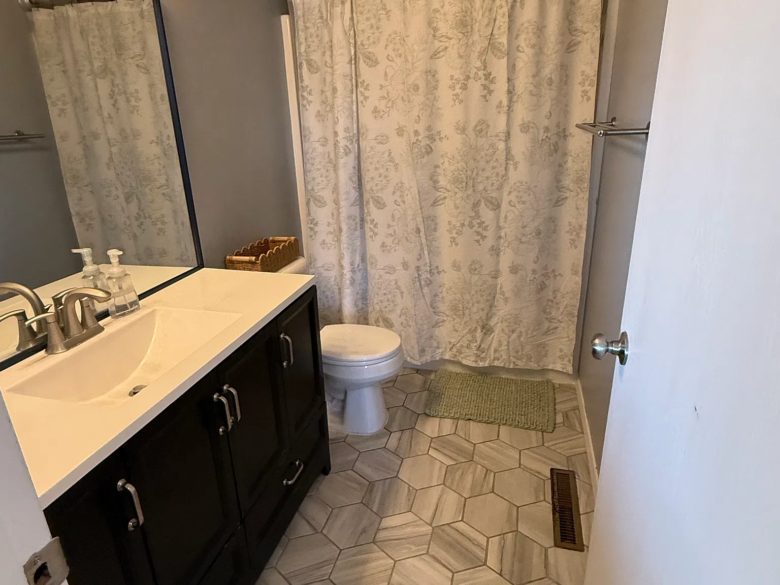 3 bed, 1685 sqft, $2,200 — Photo 4